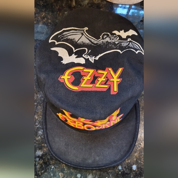 Diary Of a Madman Tour 1982 Ozzy Osbourne Painter Hat w/ Bats *Rare* - Picture 9 of 16